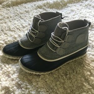 SOREL Women's Out 'N About Rain Boot - Dove/White